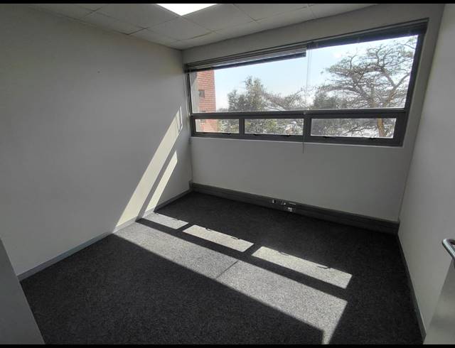 107M² OFFICE TO LET IN NOORDWYK